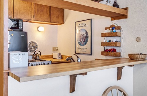 Bear Valley Condo | Cozy Mountain Condo Sleeps 4! - Tam #2 by Bear Valley Vacation Rentals