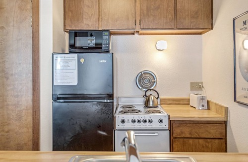 Bear Valley Condo | Cozy Mountain Condo Sleeps 4! - Tam #2 by Bear Valley Vacation Rentals