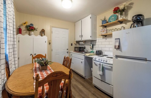 Whittier Cabin | Cozy Mountain Cottage in The Smokies