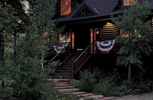 Tollgate Canyon Cabin | Cozy Mountain escape near Park City w/game room, hot tub for the whole family