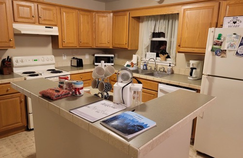 Twin Mountain House | Cozy Mountain Escape w/Firepit Area ~ BBQ & Views