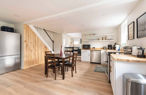 Haines Falls House | Cozy Mountain Getaway | Hot Tub | Grill | Fire Pit