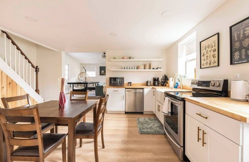 Haines Falls House | Cozy Mountain Getaway | Hot Tub | Grill | Fire Pit