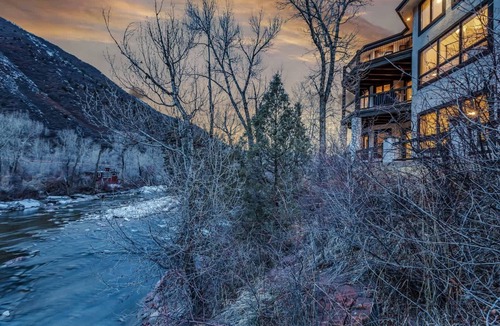 Basalt House | Cozy mountain home w/riverfront patio & trails