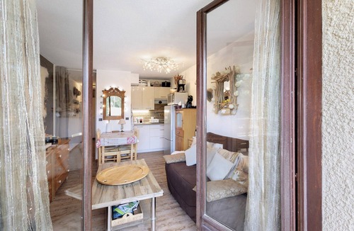 Sainte-Leocadie Apartment | Cozy Mountain Retreat for Two with Balcony, Mountain View & Wi-Fi