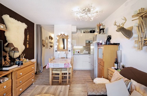 Sainte-Leocadie Apartment | Cozy Mountain Retreat for Two with Balcony, Mountain View & Wi-Fi