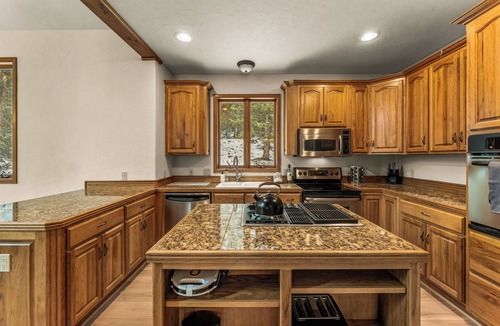 Blue River House | Cozy Mountain Retreat - 9 min to Breckenridge