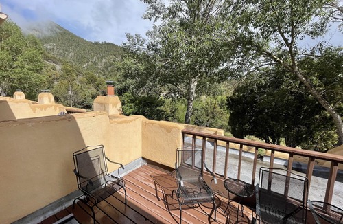 Arroyo Seco Condo | Cozy Mountain Retreat w/Chef's Kitchen