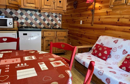 Pra Loup Apartment | Cozy mountain-style apartment, Pra-Loup, 4-6 ppl