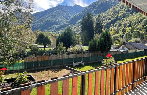 Saint-Beat Apartment | Cozy Mountain View 3-bedroom Pyrenees Apartment