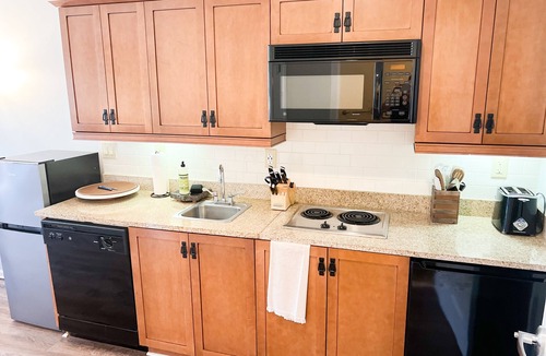 Vernon Apartment | ✨Cozy Mountain View Condo🏔️⭐️⭐️⭐️⭐️⭐️