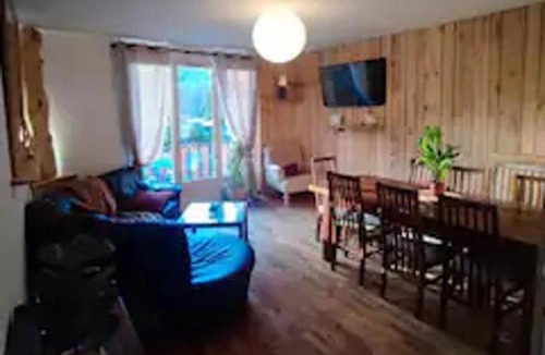Saint-Beat Apartment | Cozy Mountain View 3-bedroom Pyrenees Apartment