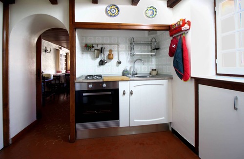Estavar Cottage | Cozy mountain village house.