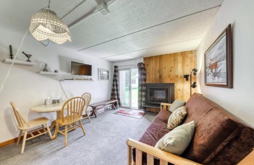 Waitsfield Apartment | Cozy Mountainside Condo