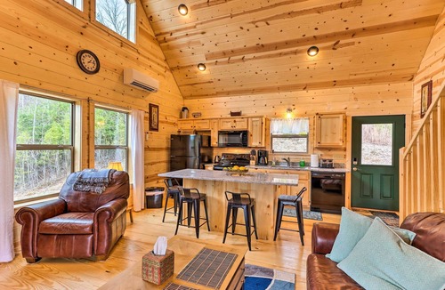 Murphy Cabin | Cozy Mtn Cabin: Spacious Deck & Forest Views!