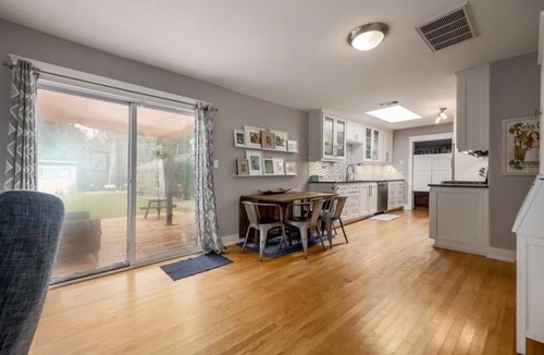 Austin House | Cozy Multi-Property Bungalow in Central Austin - Cowboy pool