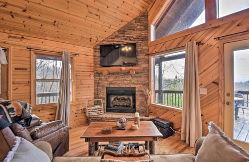 Murphy House | Cozy Murphy Cabin with Mountain Views and Fire Pits!