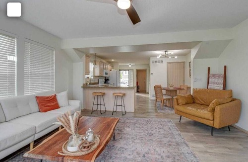 Lee's Summit House | Cozy n’ beautiful 3-bedroom townhome in peaceful Lee's Summit with AC comfort