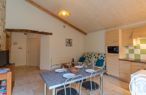 Saint-Christophe-du-Bois Cottage | Cozy Nature Retreat Between Cholet and Puy du Fou - Terrace, BBQ, Accessible, Sleeps 4