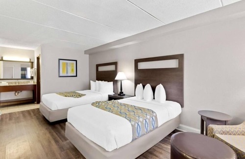 Naperville Hotel | Cozy Naperville Stay – Free Breakfast & Parking Near Downtown!