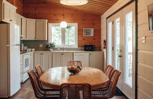 Notre-Dame-de-la-Merci Ski Chalet | Cozy nature refuge with hot tub