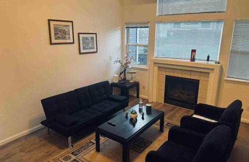 Dupont Apartment | Cozy near airport vacation home Brighton