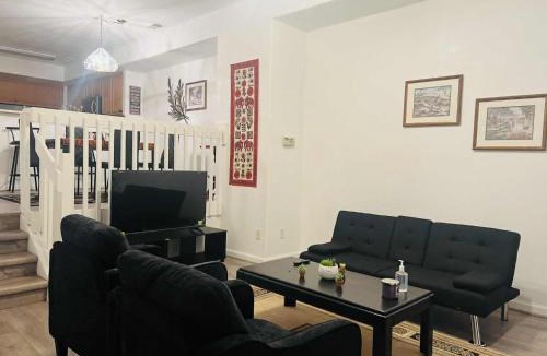 Dupont Apartment | Cozy near airport vacation home Brighton