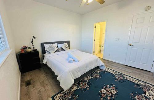 Dupont Apartment | Cozy near airport vacation home Brighton