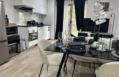 Crows Nest Apartment | Cozy nest in Crows Nestn