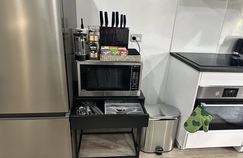 Crows Nest Apartment | Cozy nest in Crows Nestn