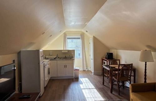 Woodland Heights Apartment | Cozy Nest Near The River