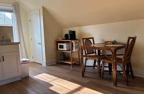 Woodland Heights Apartment | Cozy Nest Near The River