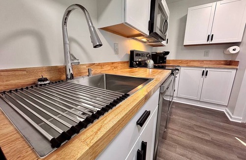 Pooler Apartment | Cozy New Modern On I-95