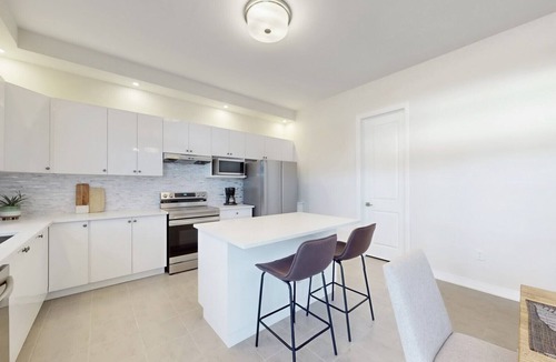 Rama House | Cozy Newly Built Orillia Lakeside 5 Bedroom House! 3 minutes walk to the lake!