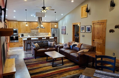 Leavenworth Ski Chalet | Cozy, newly constructed luxury cabin with deck & forest views, private setting.