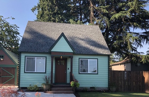 Keizer Cottage | Cozy newly refinished home, yard, central location
