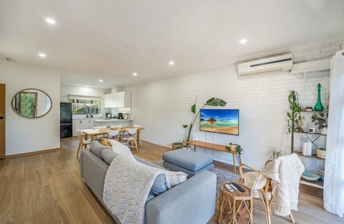 Newtown House | Cozy Newtown 2 bedroom unit