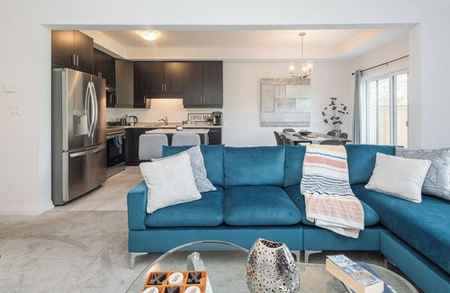 Niagara Falls House | Cozy Niagara Falls Getaway! 5 mins from major attractions.
