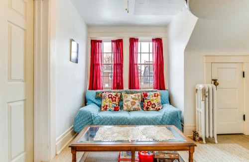 Downtown Niagara Falls House | Cozy Niagara Falls Cottage w/Gas Grill + Patio!