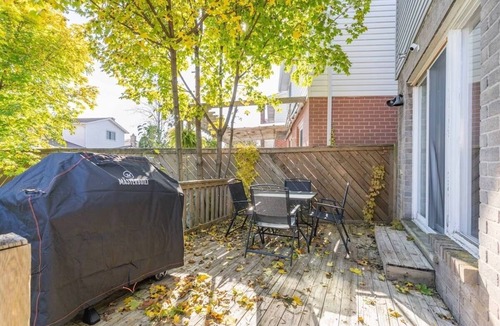 Thorold House | Cozy Niagara Home|6 Beds|2.5 Bath|15 mins to Falls