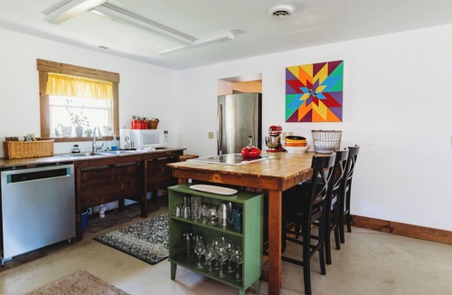 Harbert House | Cozy Nook by Lake MI&Dunes with Private Hot Tub!