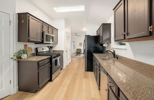 Bratton Park House | Cozy North Austin Getaway Peaceful Near Domain