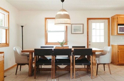 Duck Cottage | Cozy North Duck Cottage – HEATED POOL + Walk to Beach