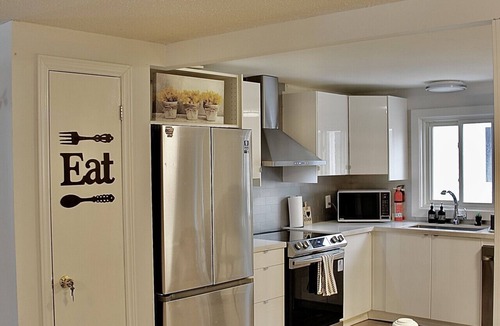 Barrie House | Cozy North End Barrie Home