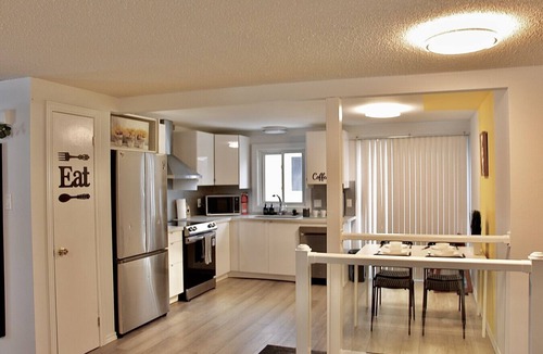 Barrie House | Cozy North End Barrie Home