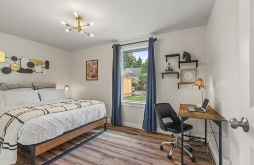 Olympic Hills House | Cozy North Seattle Rambler with Spacious Yard