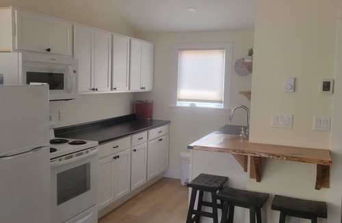 York Cottage | Cozy North Shore two bedroom cottage