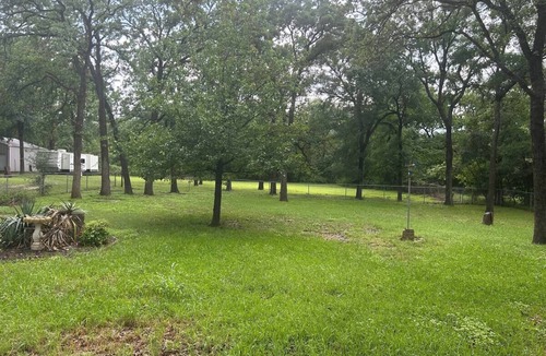 Elm Mott House | Cozy! Oak Grove Home - Close to I-35