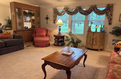Elm Mott House | Cozy! Oak Grove Home - Close to I-35