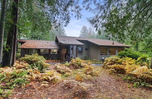 Burley Condo | Cozy Oasis 3bed 2 bath Sleeps 7 TV 75” Haven Pool Trails